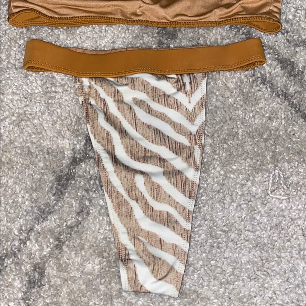 Bikini - Picture 4 of 5
